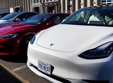 Mercato auto: bene le ibride, calano le vendite dei veicoli elettrici