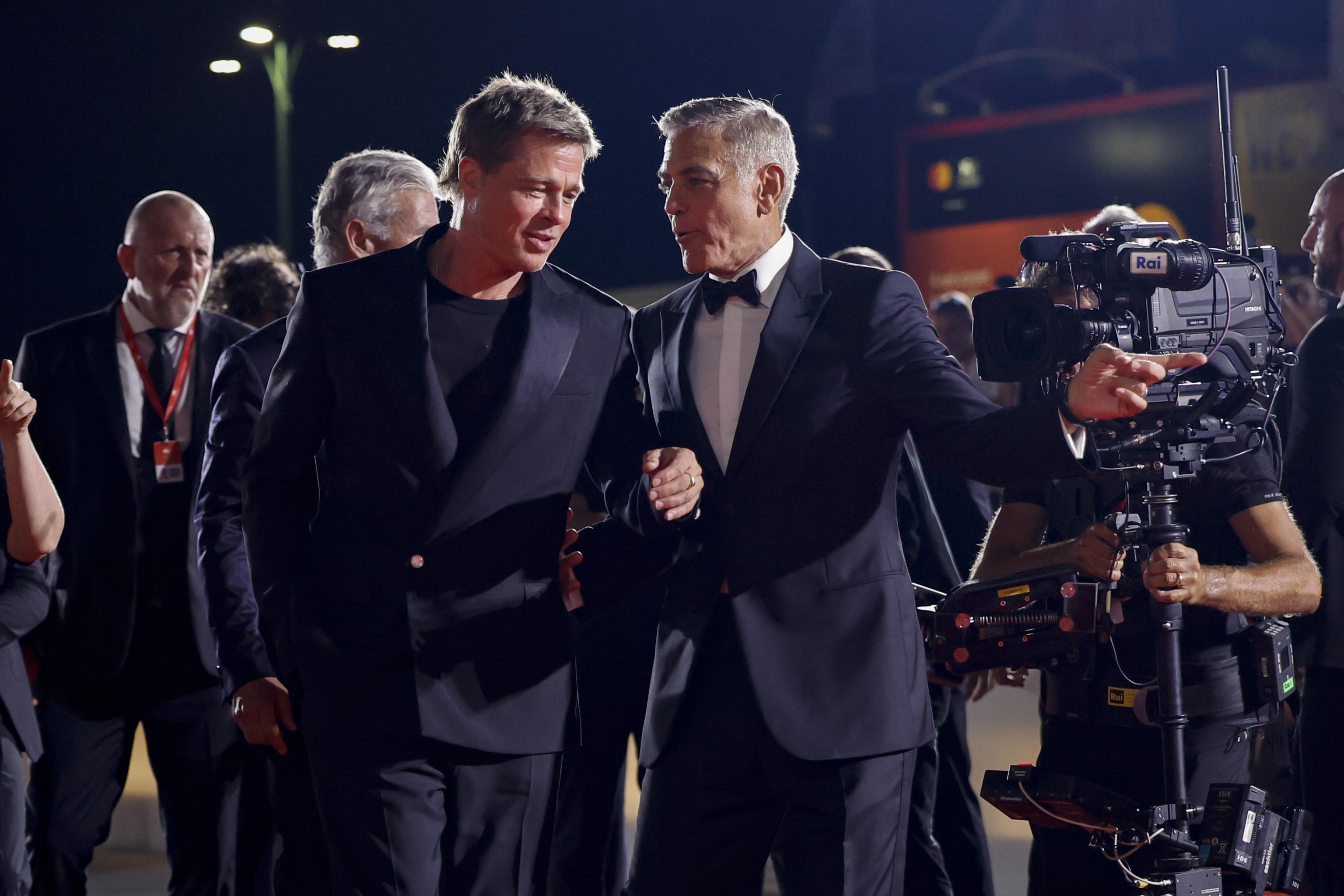 Clooney e Pitt Rubano la scena alla Mostra del Cinema di Venezia