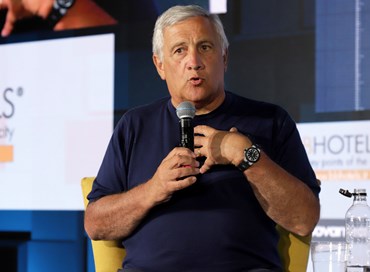 Tajani: “Sosteniamo l’Ucraina e lavoriamo alla pace”