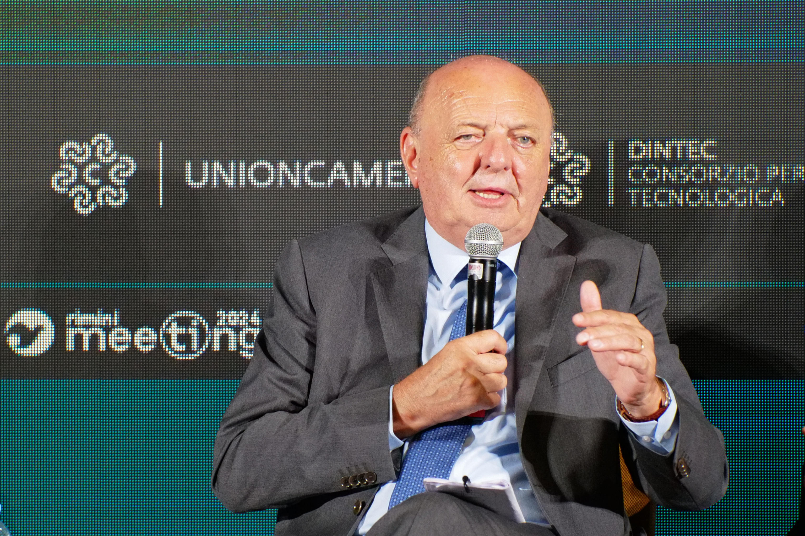 Pichetto: “Case green? investimenti fuori da Patto di stabilità”