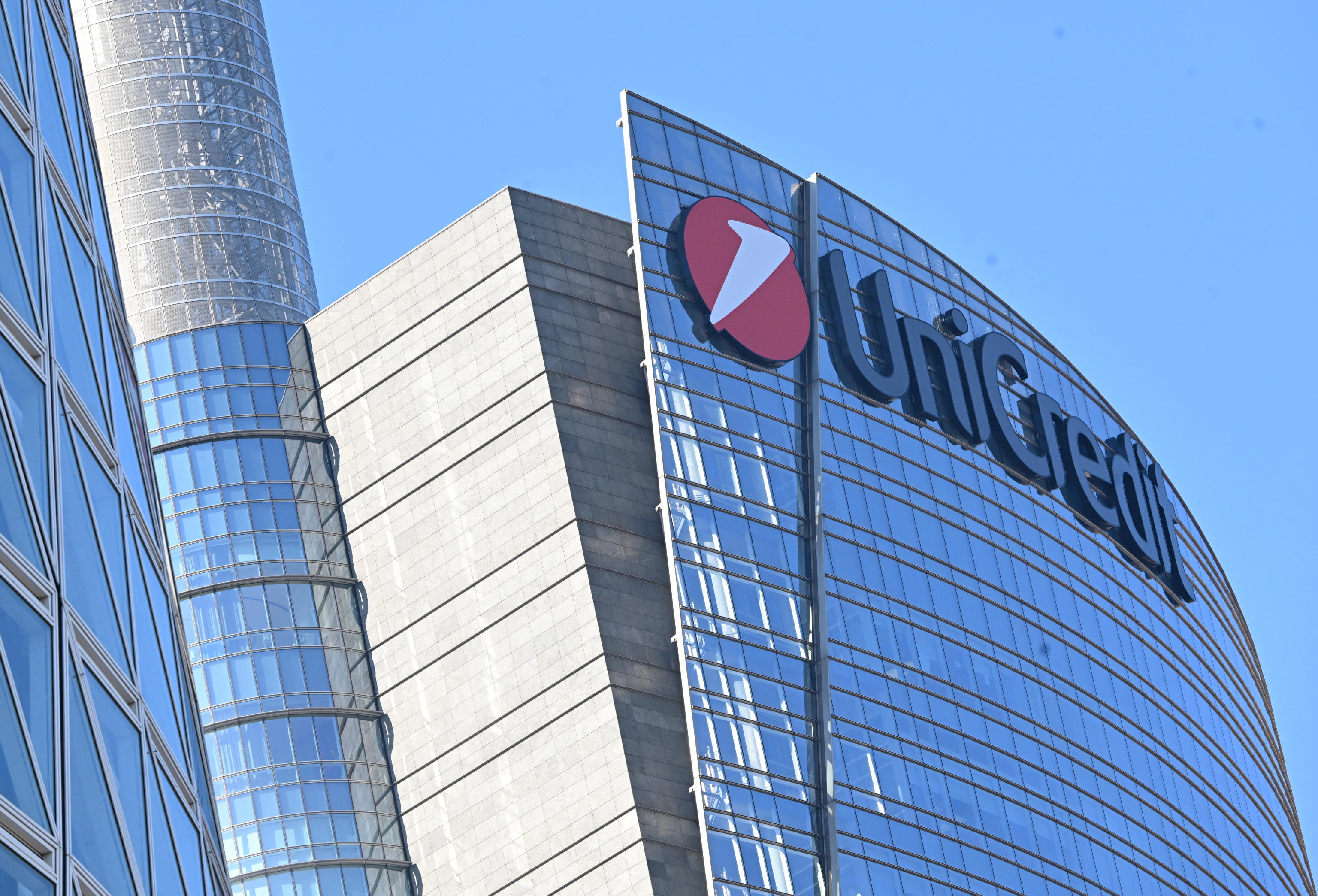 Unicredit compra il 9 per cento di Commerzbank
