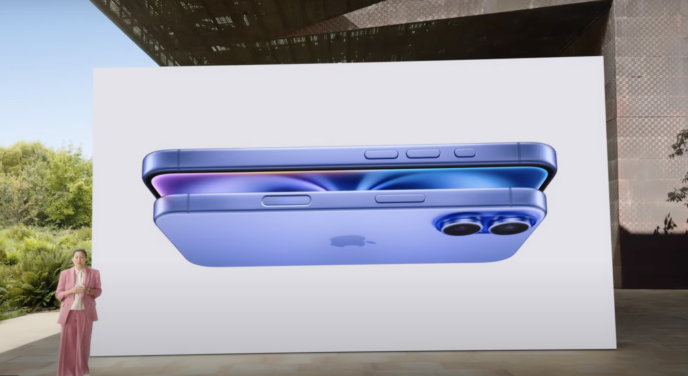 Con l’iPhone 16 l’Ia approda sugli smartphone Apple