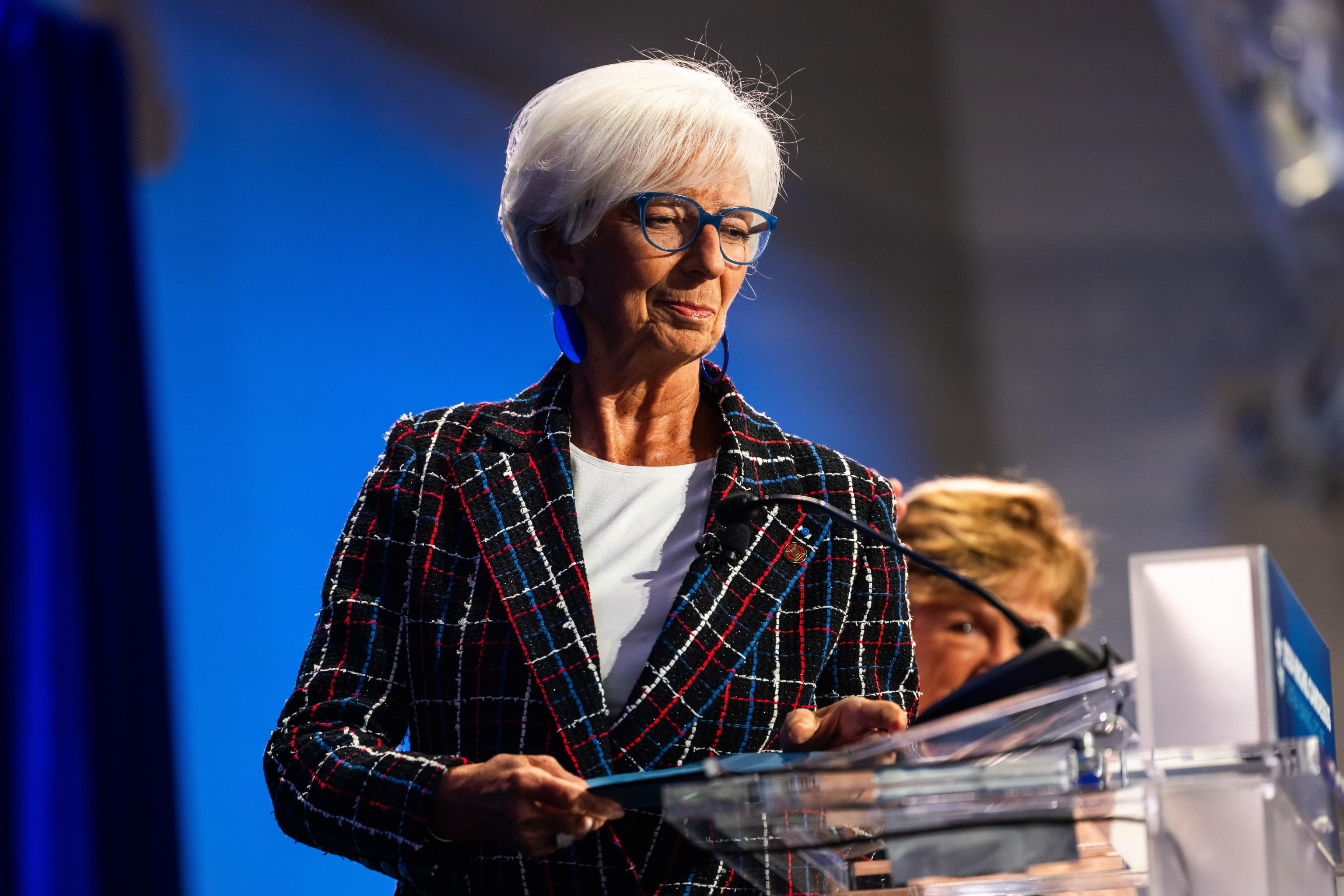 Lagarde lancia l’allarme: “L’Europa sta restando indietro”