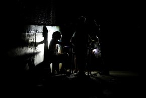 Cuba al buio, arriva anche l’uragano