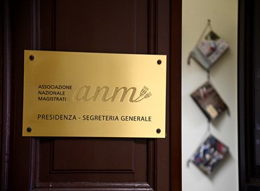Anm: come un partito