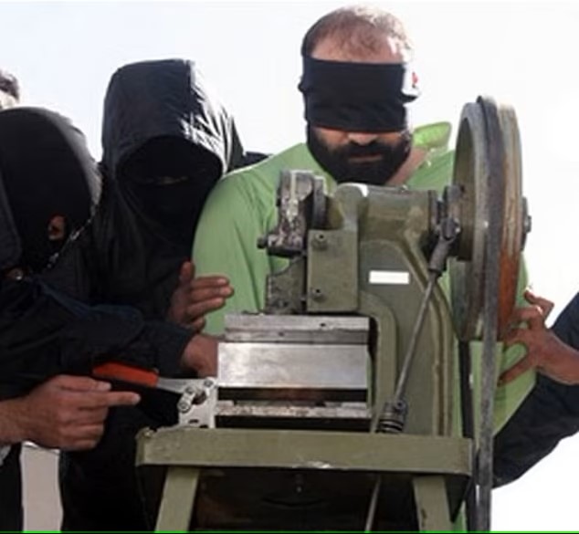 L’Iran e la legge della Sharia: amputate le dita a due ladri