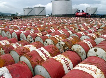 Opec+: estesi i tagli alla produzione del greggio