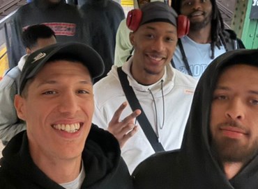 Strade off-limits a New York, i Pistons prendono la metro