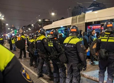 Pogrom ad Amsterdam, con la scusa di una partita di calcio