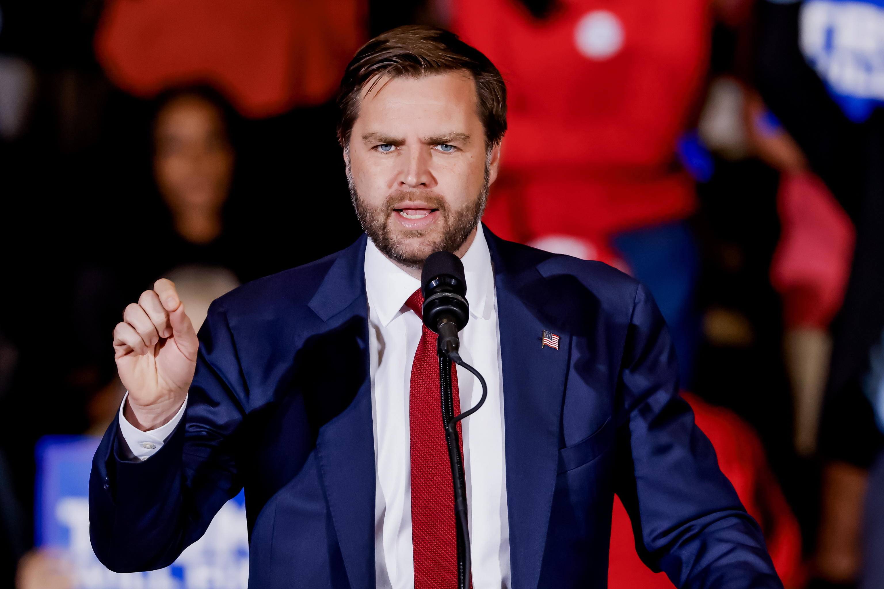 J.D. Vance e il suo riscatto sociale, la storia commovente di un vicepresidente Usa