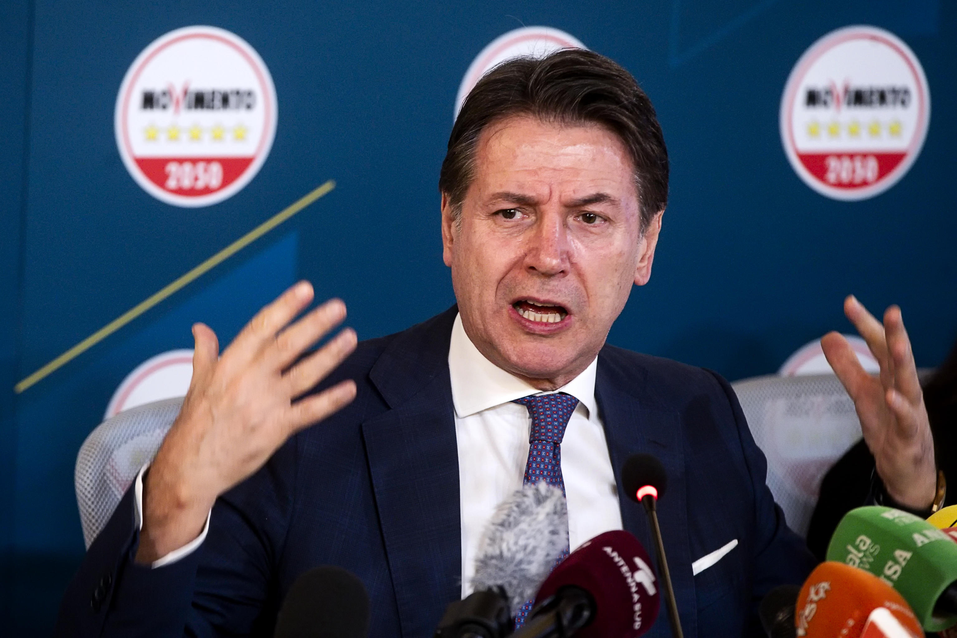 Il diktat di Conte: “O il M5s resta progressista o avrà un altro leader”