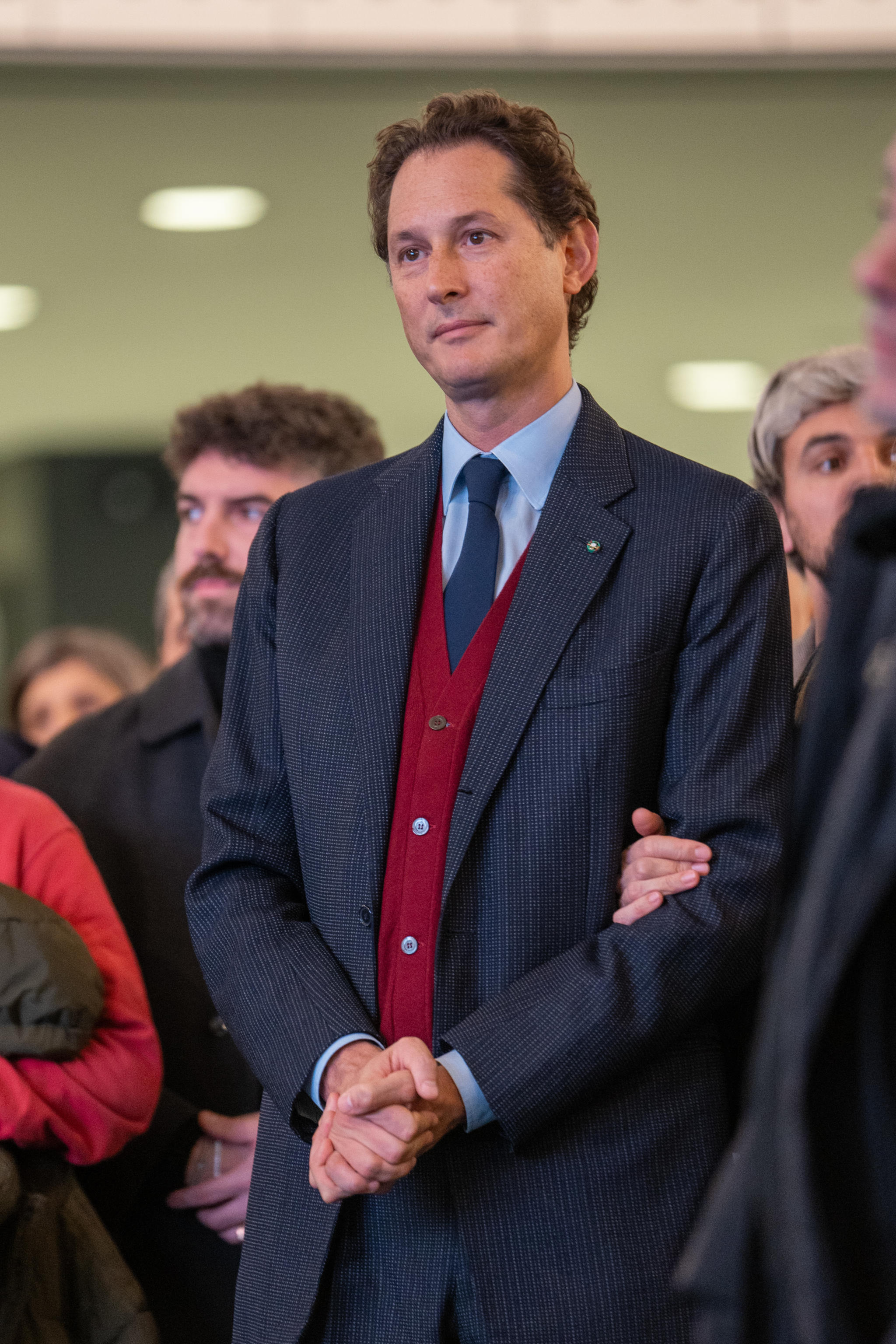 I media segnalarono a Elkann la grave crisi auto Stellantis