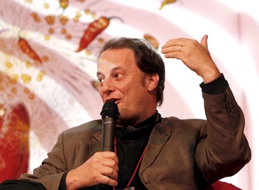 I media tradizionali non hanno il diritto di dare lezioni a nessuno sulla “verità”