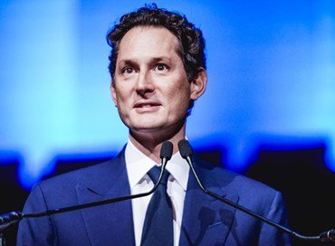 John Elkann si libera dei quotidiani locali