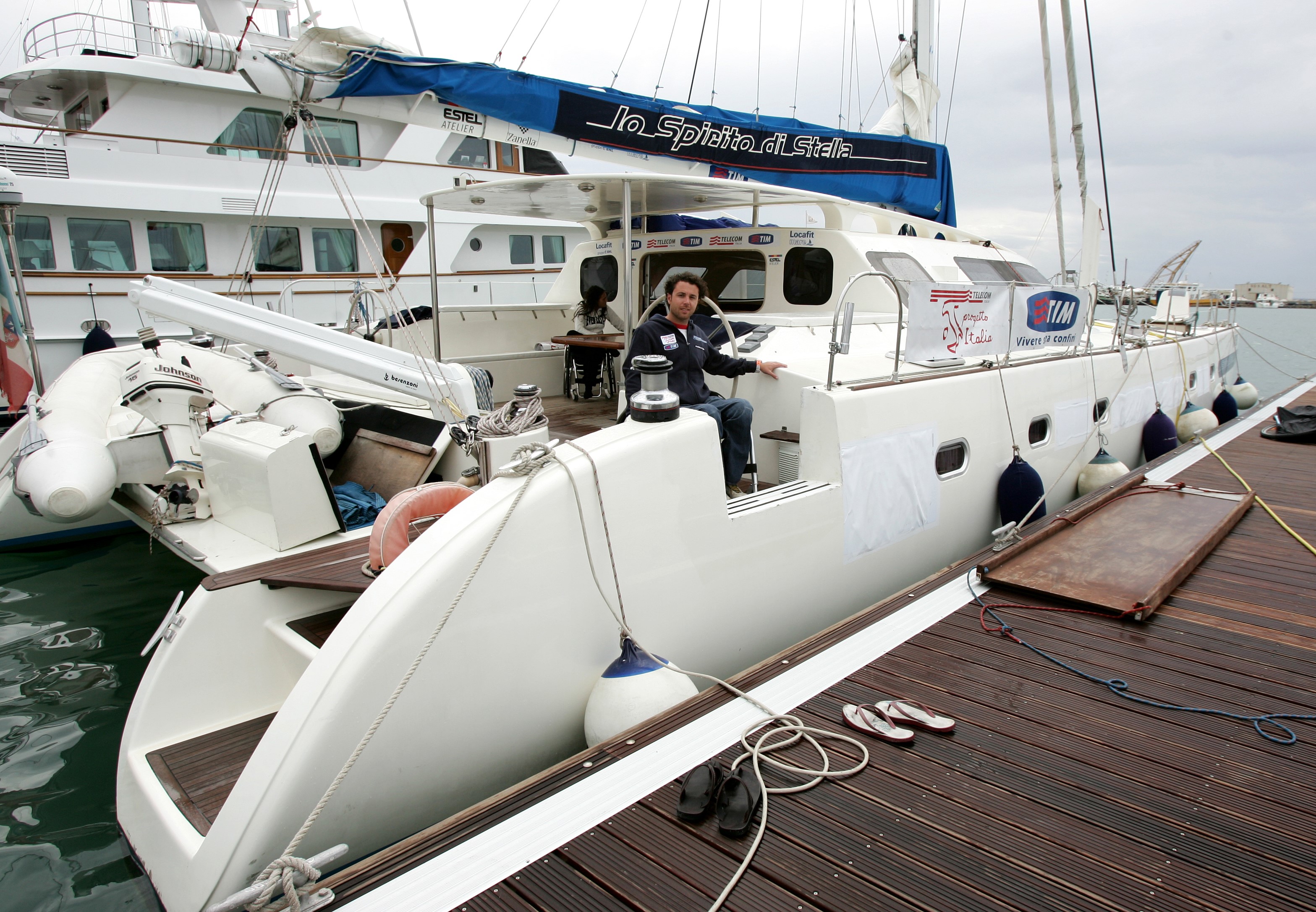 Tour Vespucci incontra il catamarano Spirito di Stella