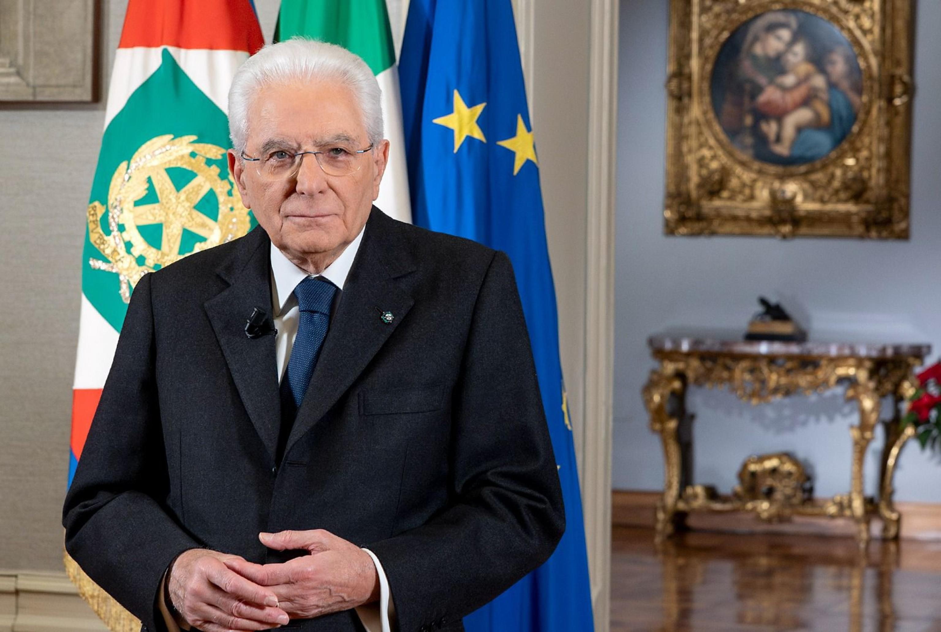 Mattarella: “Il Tricolore riassume nostra identità di popolo”