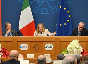 Meloni: lunga conferenza stampa con i giornalisti