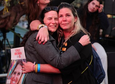 L’attesa e il ritorno dei primi ostaggi