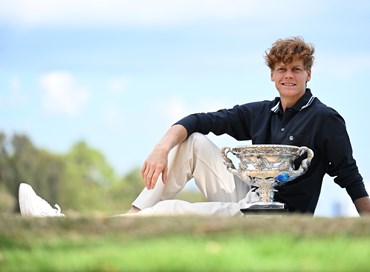 Sinner trionfa a Melbourne, un anno dopo