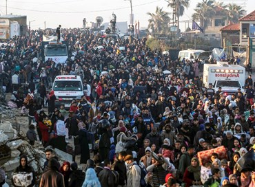 La marcia degli sfollati verso il nord di Gaza