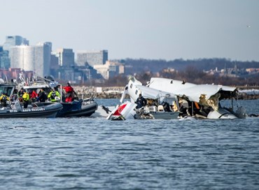 Disastro aereo a Washington, recuperate le scatole nere