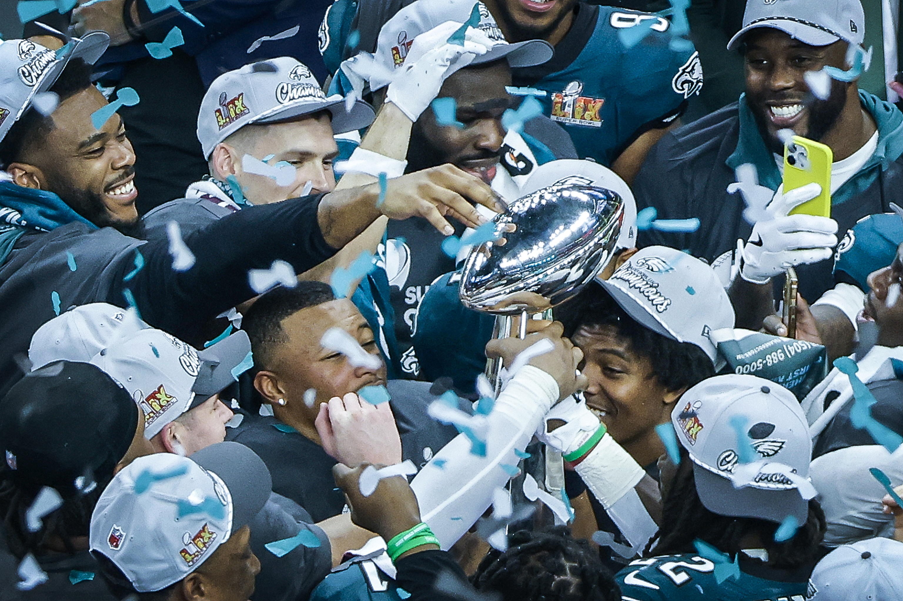 Super Bowl: gli Eagles spezzano il dominio Chiefs