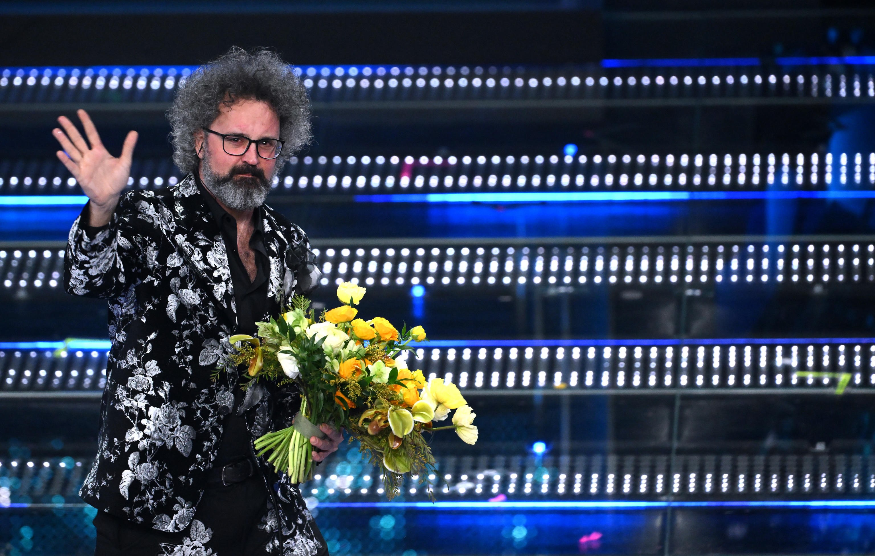 Cristicchi tra destra e sinistra