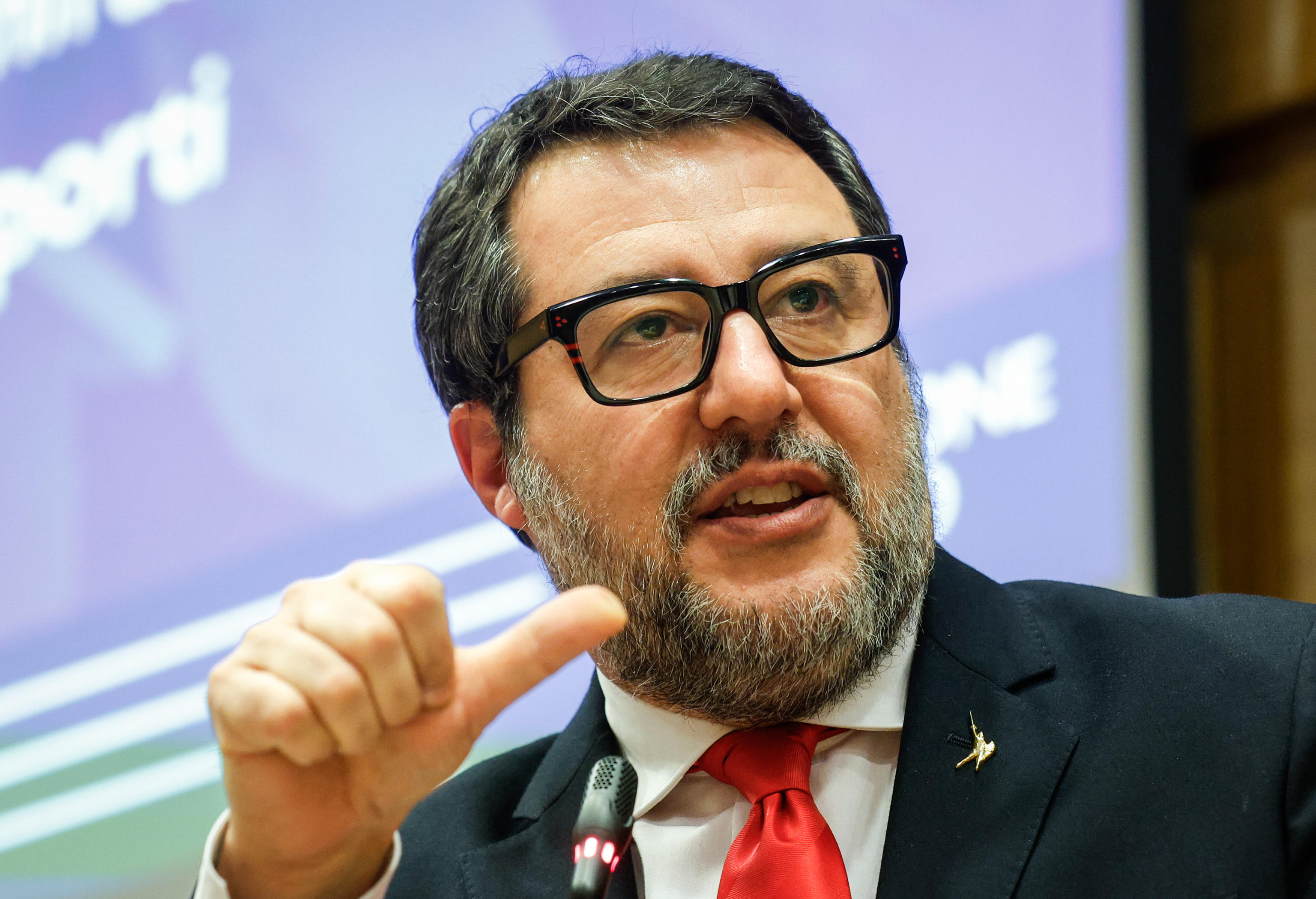 Lega, Salvini a marzo lancia i gazebo per la “pace fiscale”