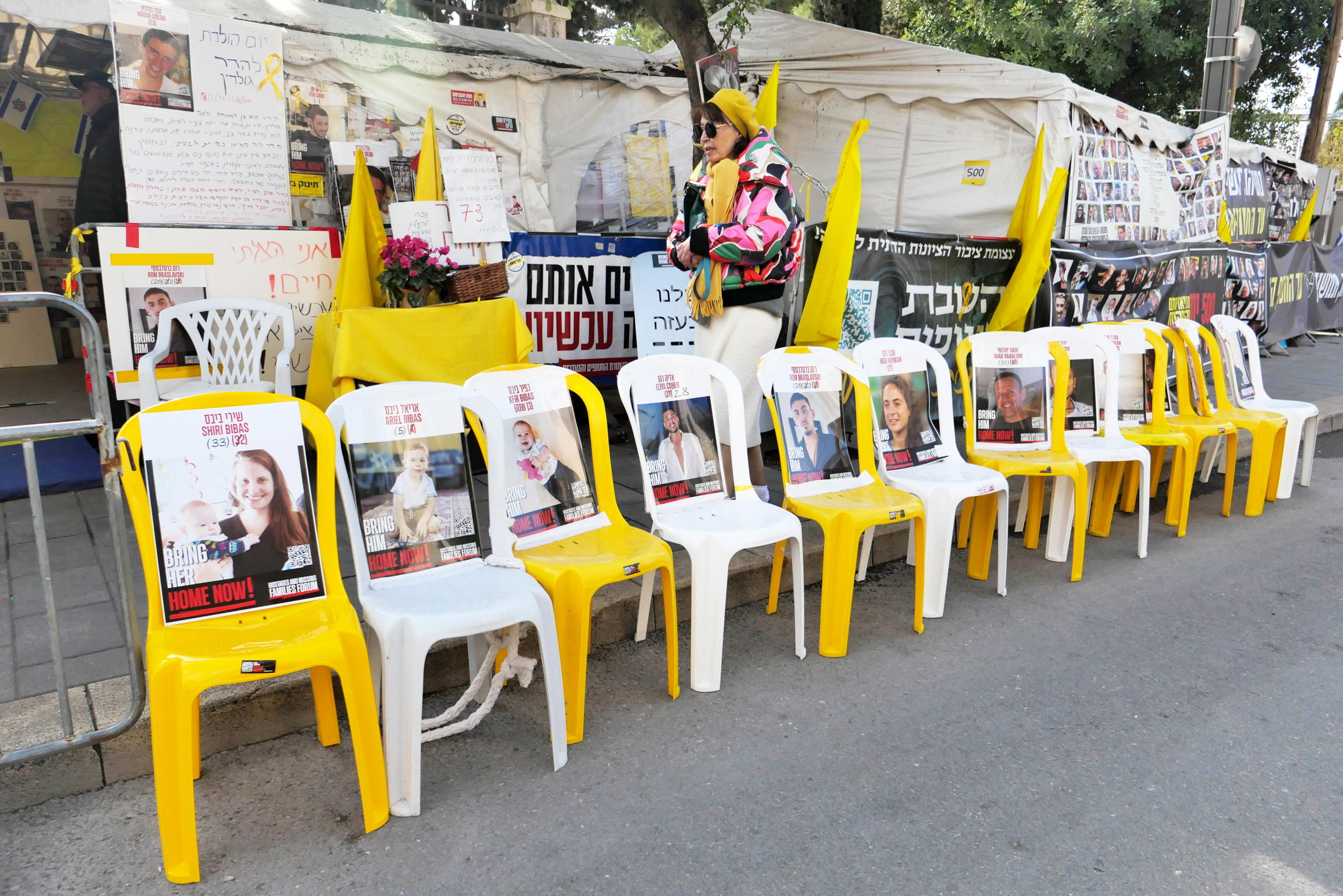 Hamas, pronti a liberare tutti gli ostaggi