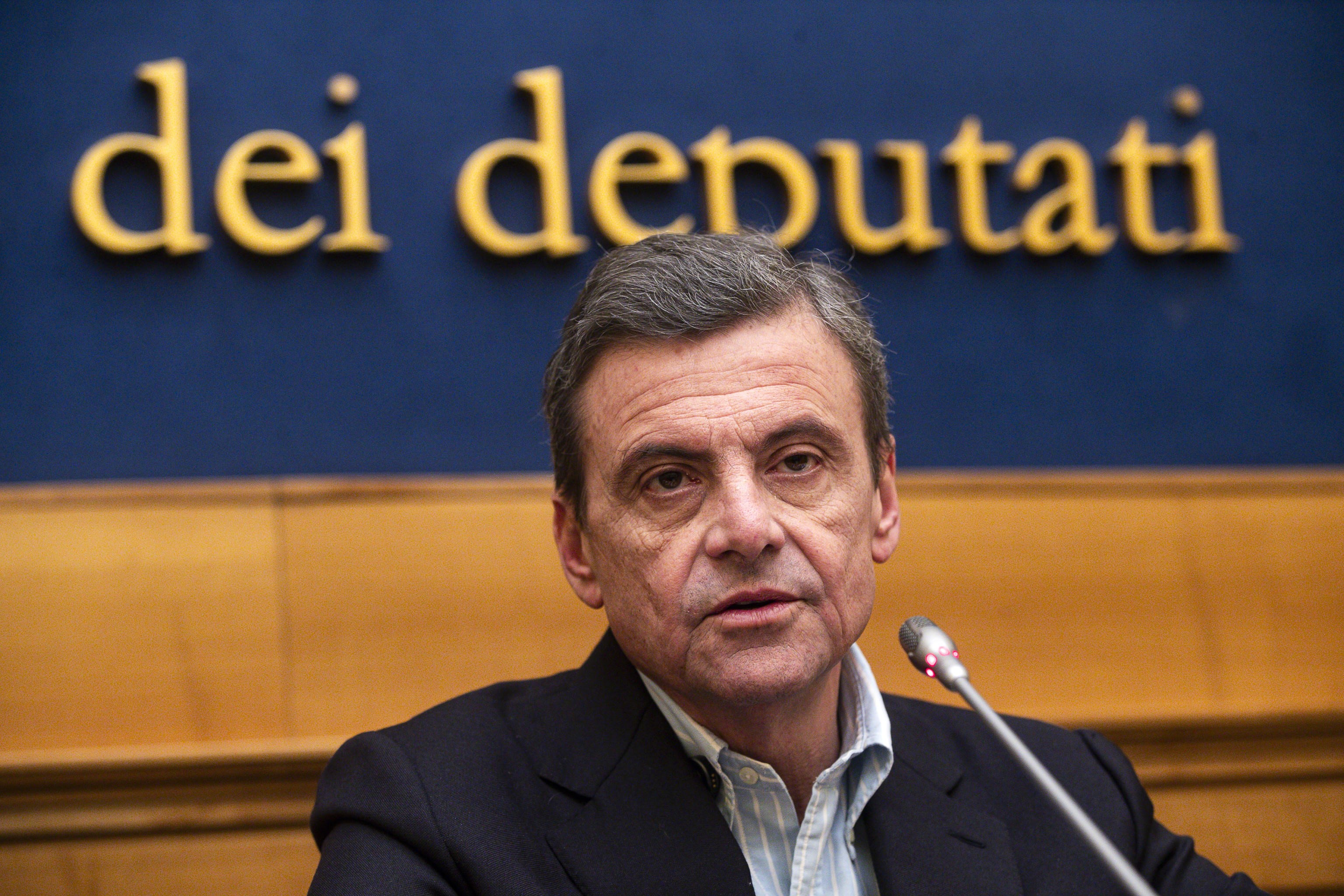 Il socialista Calenda censura la società liberale del confronto