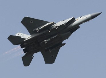 Israele risponde al ricatto di Hamas con un attacco mirato ai vertici terroristici