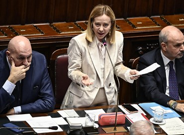 Meloni legge Ventotene, ira delle opposizioni