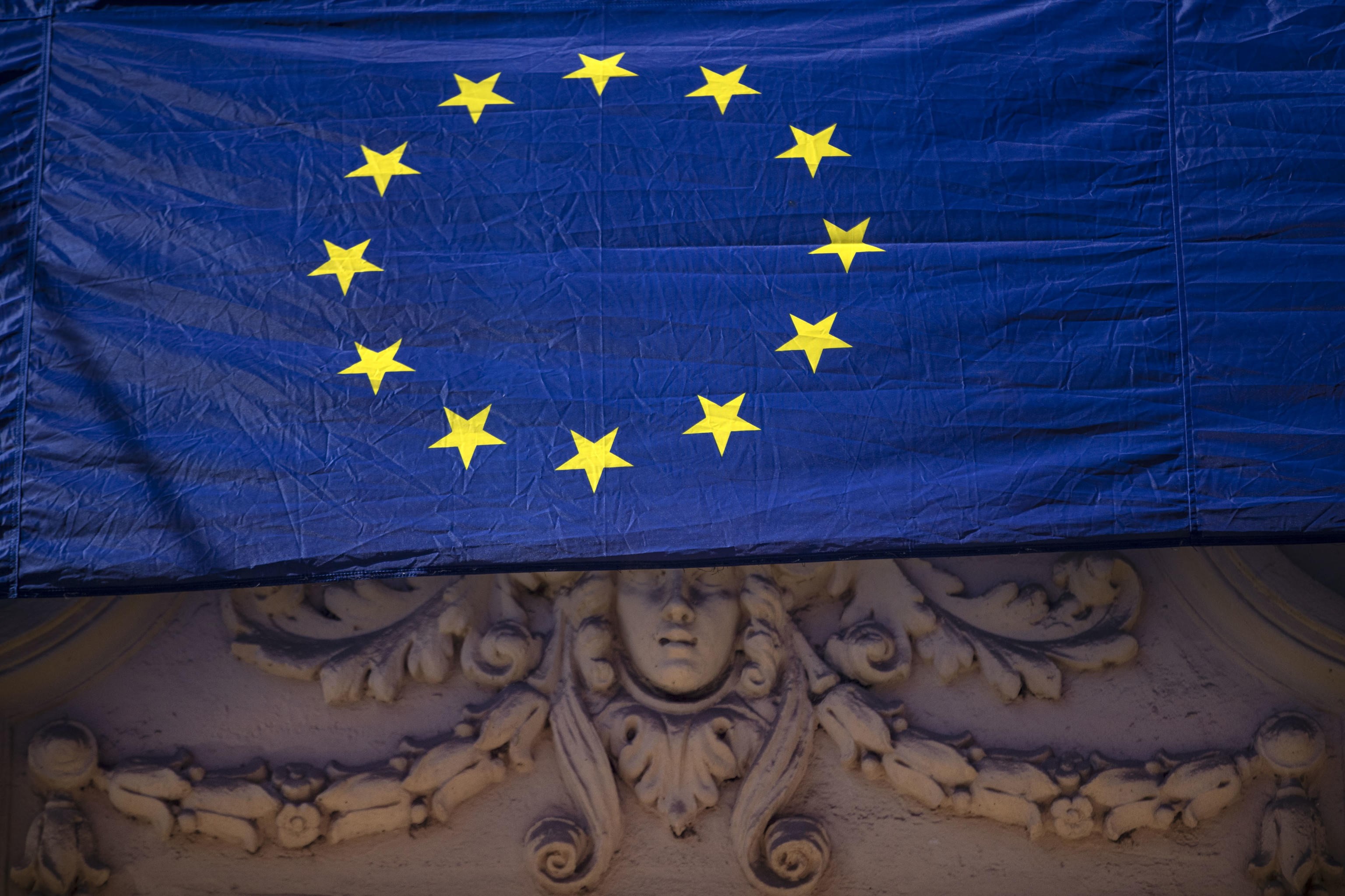 Requiem per il “dirittismo”, ha vinto la forza