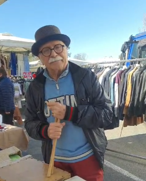 Il ritmo di un giovincello di 90 anni (Video)