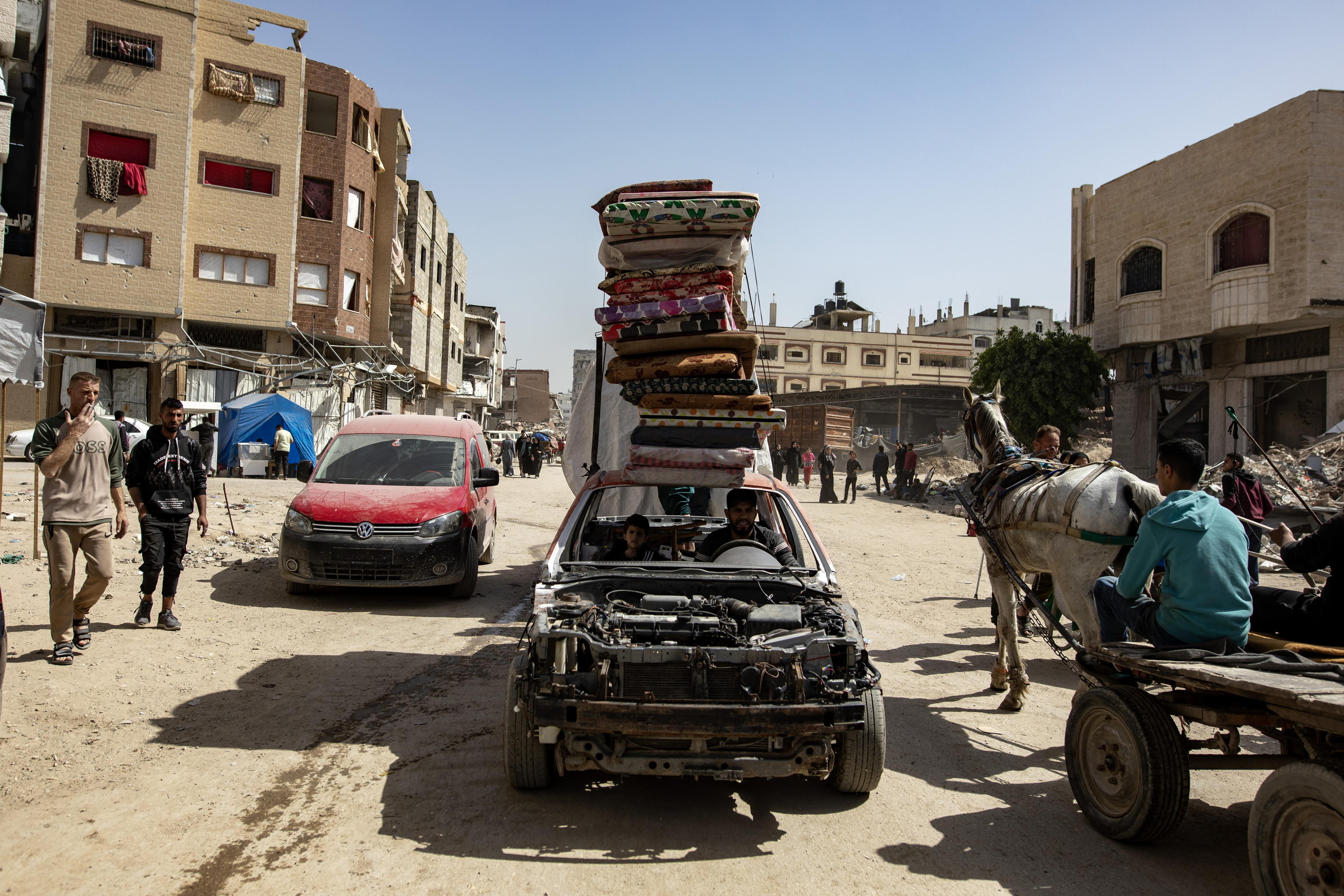 Israele colpisce Siria e Libano, a Gaza denunciano Hamas