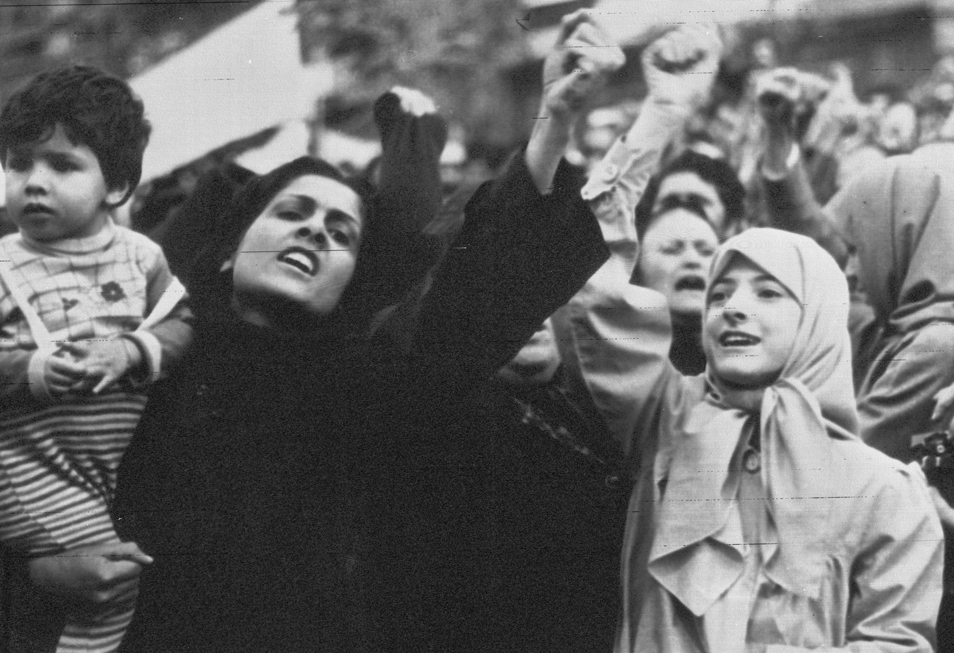 Il nodo della democrazia che restringe il campo all’Occidente e stringe la gola del regime