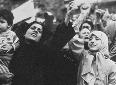 Il nodo della democrazia che restringe il campo all’Occidente e stringe la gola del regime