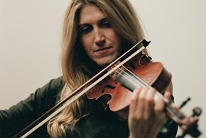 Jazz, la violinista Ludovica Burtone pubblica l’album “Migration Tales”