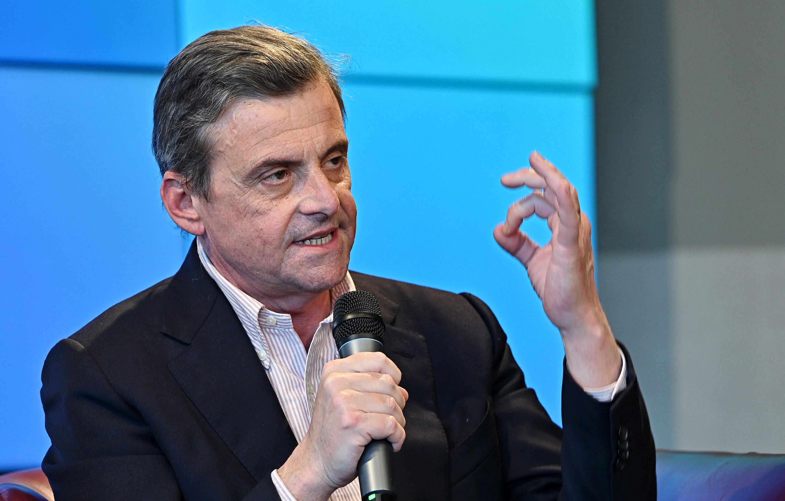 L’ultima idea “dell’europeista” Calenda: espellere l’Ungheria dall’Ue