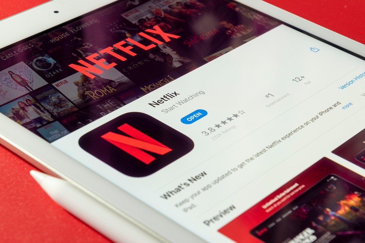 Netflix, utile e ricavi sopra le attese