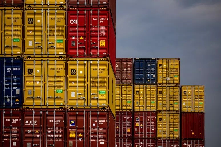 Istat, saldo del commercio estero a febbraio è +4.466 milioni