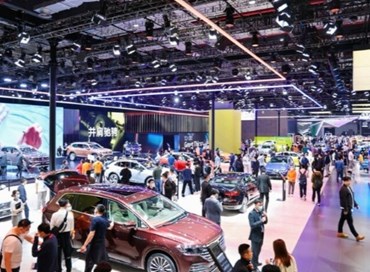 Auto, 21° Salone di Shanghai alla sfida dei dazi e dell’elettrico