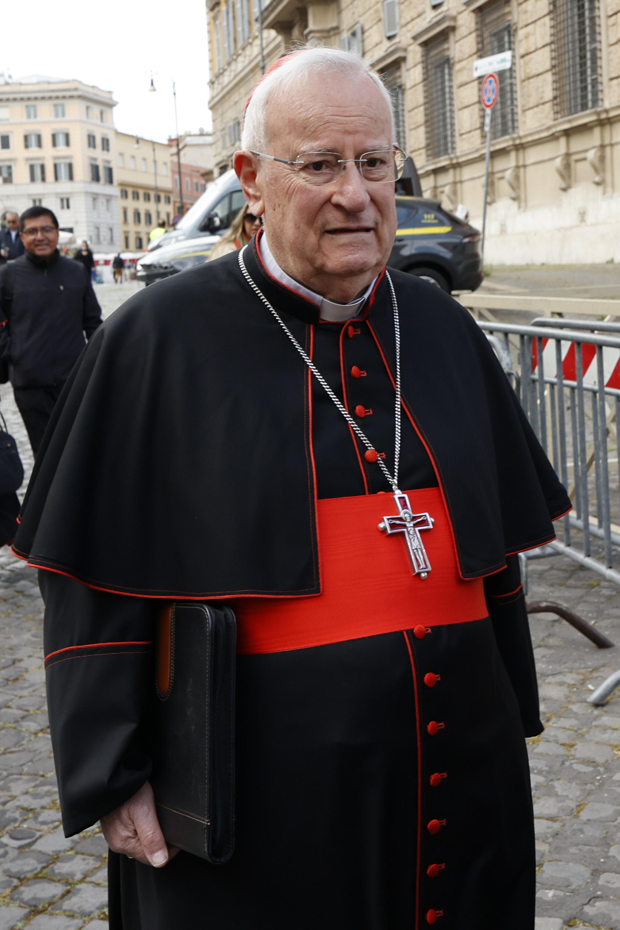 Conclave, Cardinale Bassetti: “Sarà breve, tra i cardinali c’è unità”