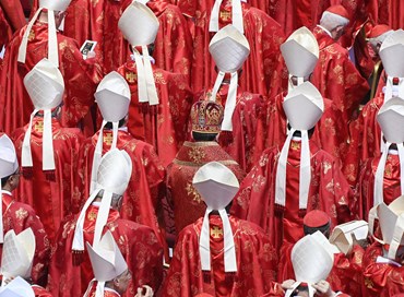 Strane cose accadono in Vaticano