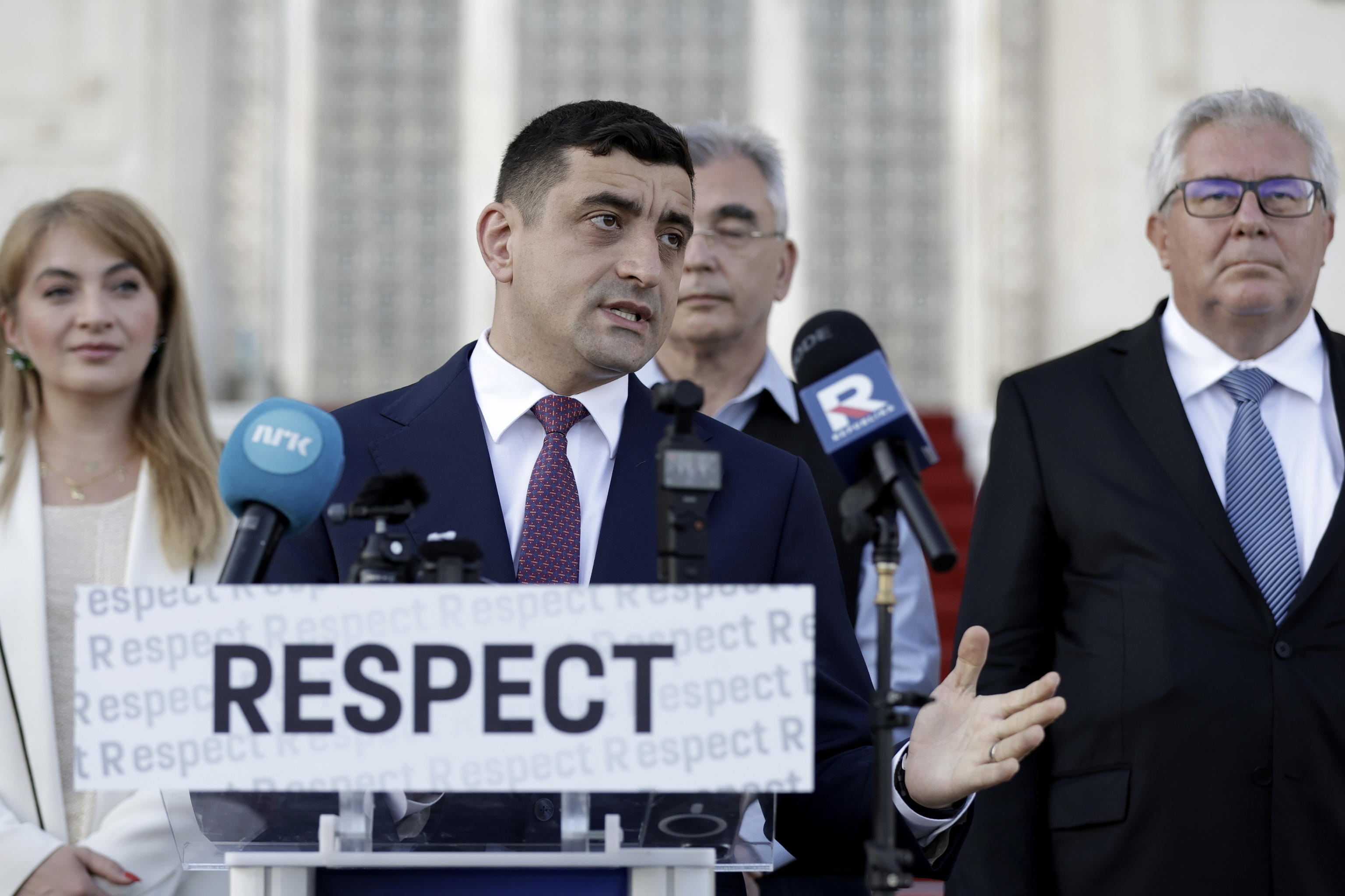 George Simion si racconta: “Farò come Meloni”