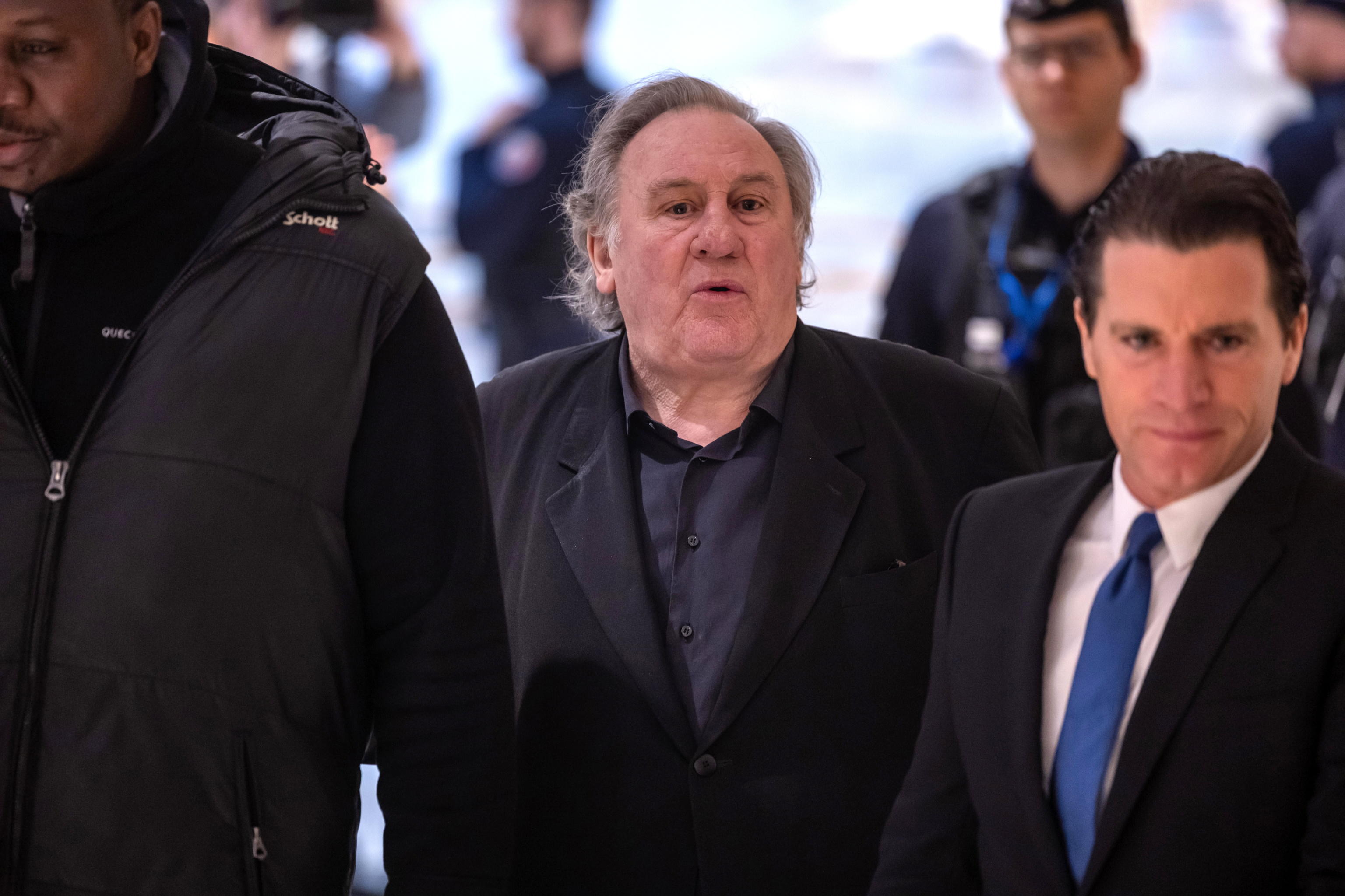 Gérard Depardieu condannato a 18 mesi per aggressioni sessuali 