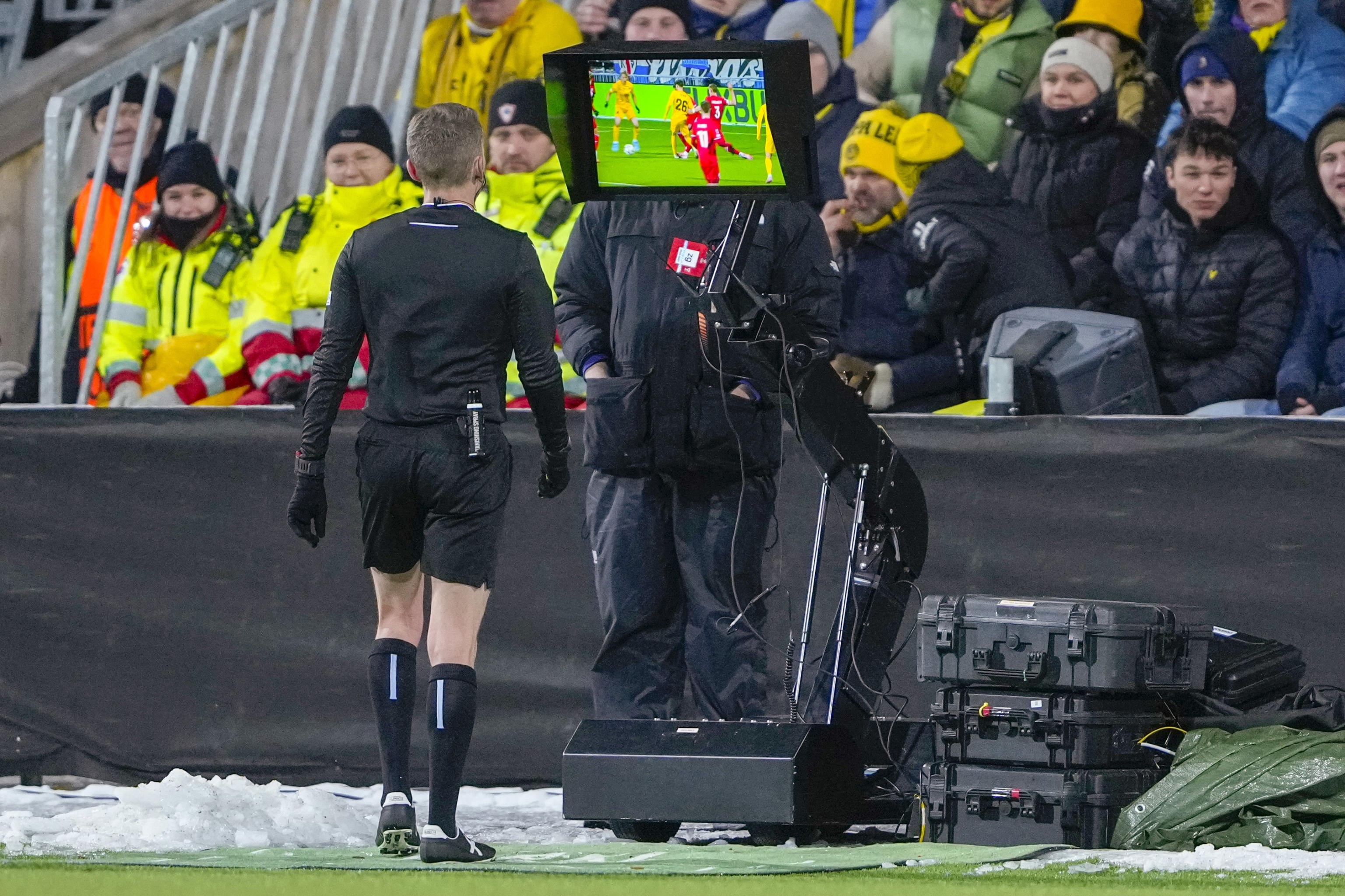 Var: il grande dubbio del calcio moderno