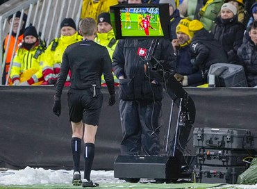 Var: il grande dubbio del calcio moderno