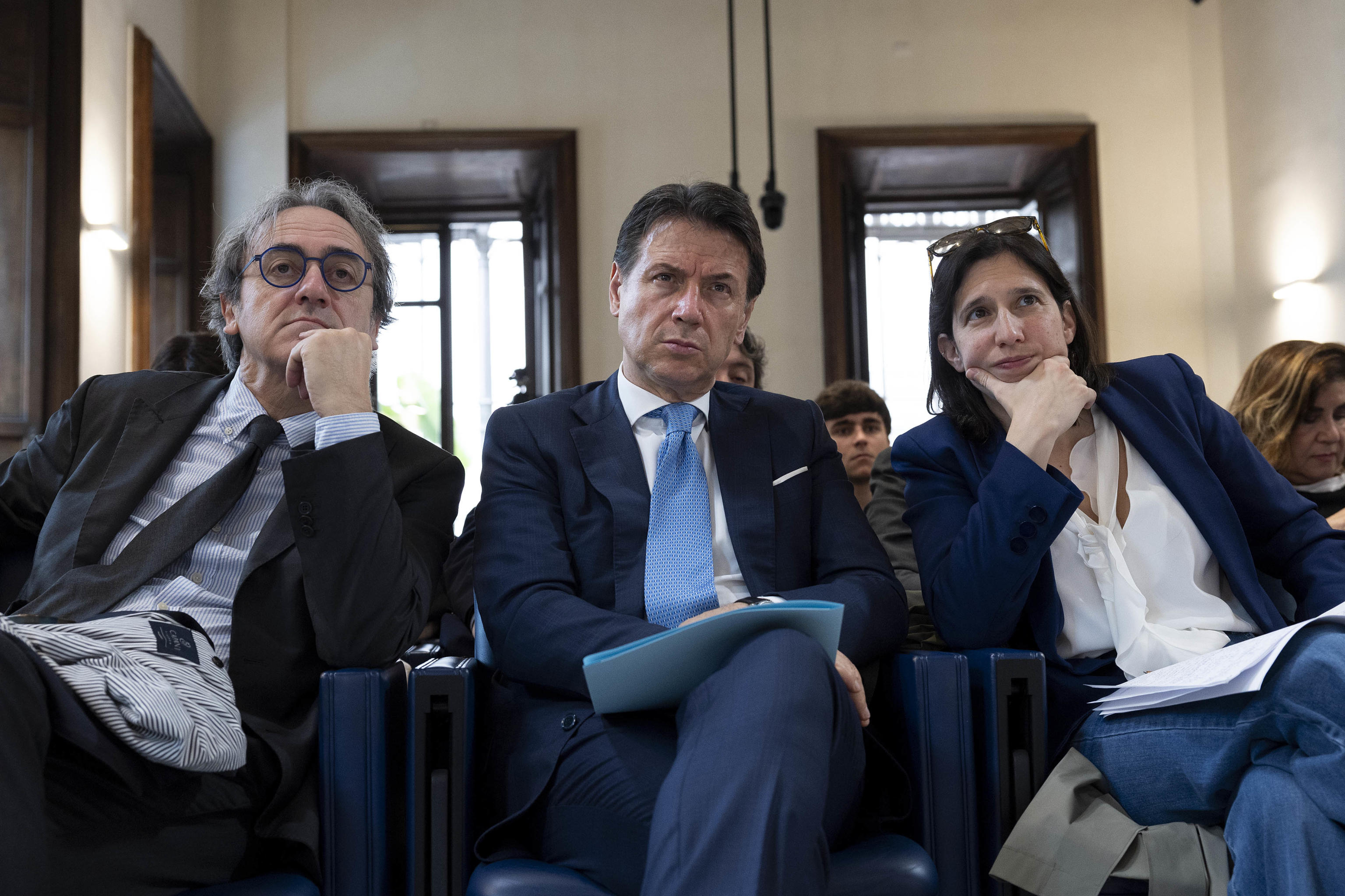 Opposizioni (divise) in piazza sul referendum