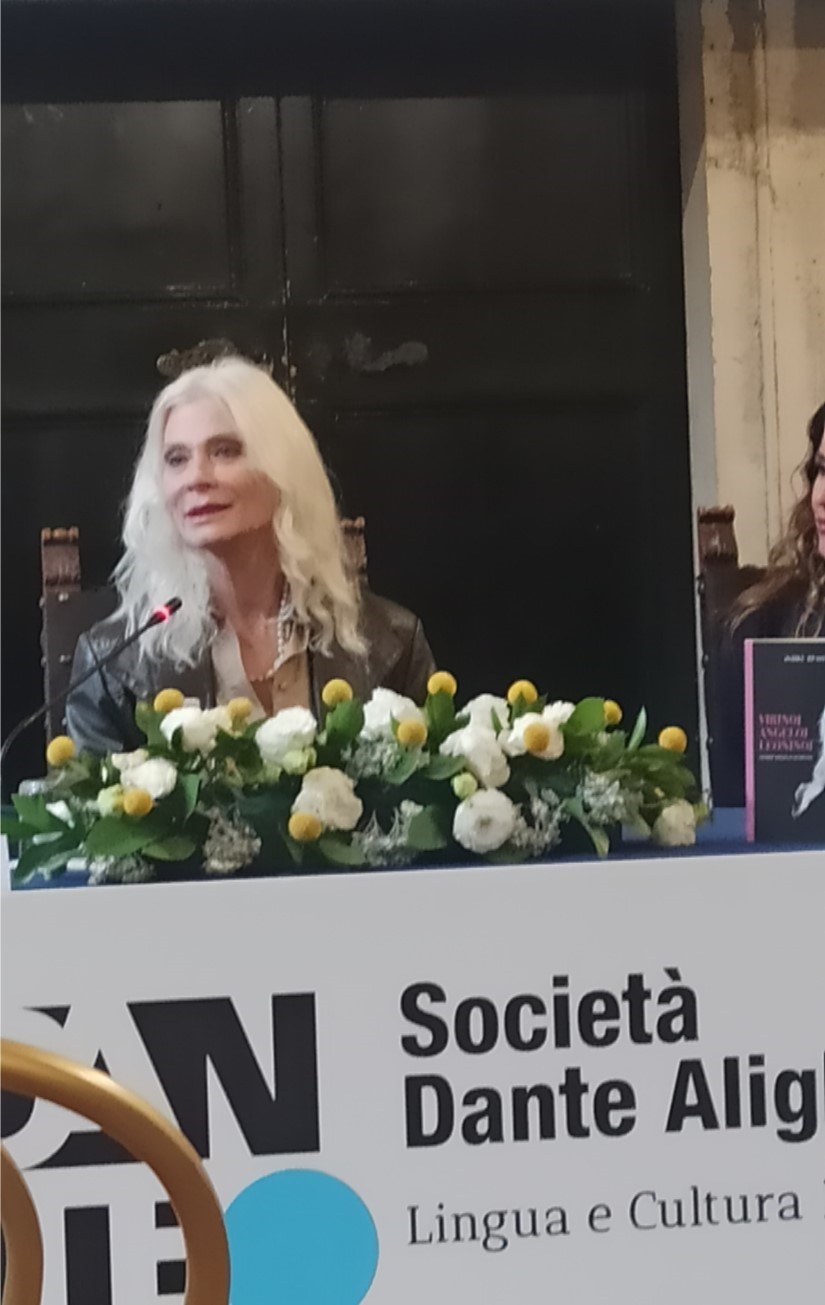 Angeli e leonesse, le donne di Isabel Russinova